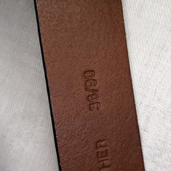 Essentials by Bosca brown leather belt. 36 inches long - Picture 6 of 7